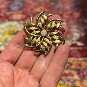 Vintage Brooch Pin Floral